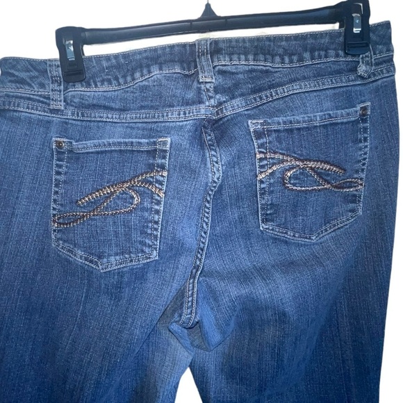 Venezia women’s jeans Size 18 GUC wide leg. - Picture 3 of 6